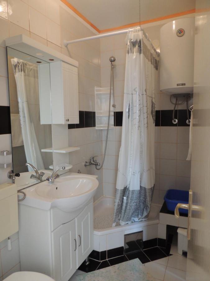 Apartman Husic Pag Town Eksteriør billede