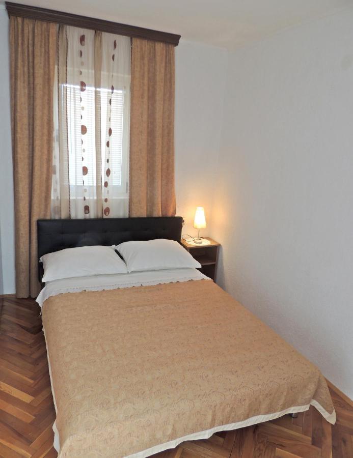 Apartman Husic Pag Town Eksteriør billede