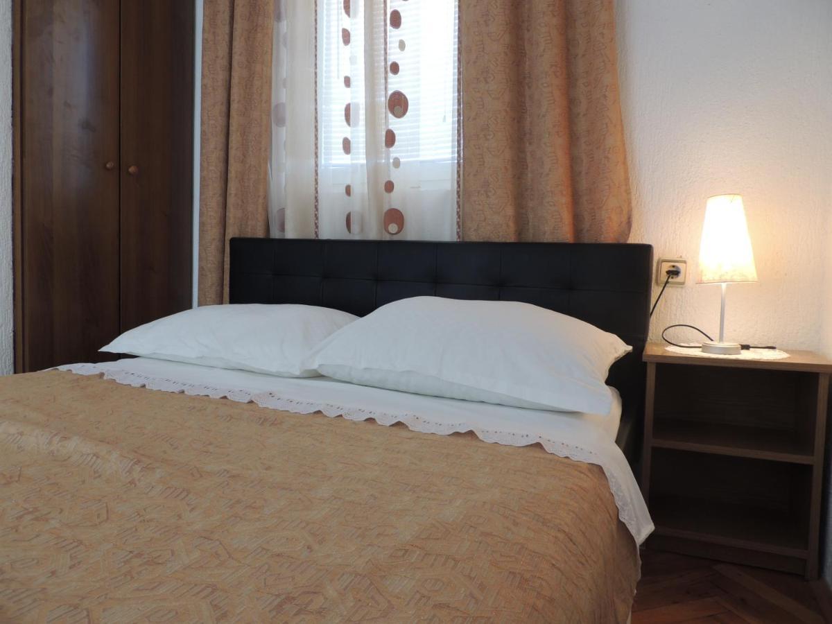 Apartman Husic Pag Town Eksteriør billede