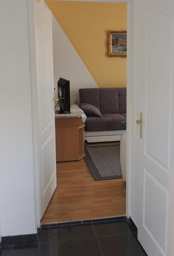 Apartman Husic Pag Town Eksteriør billede