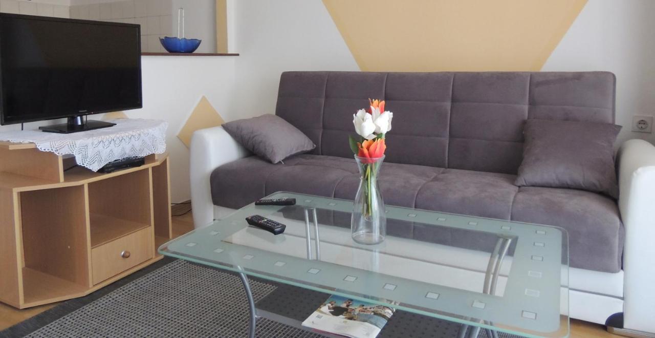 Apartman Husic Pag Town Eksteriør billede