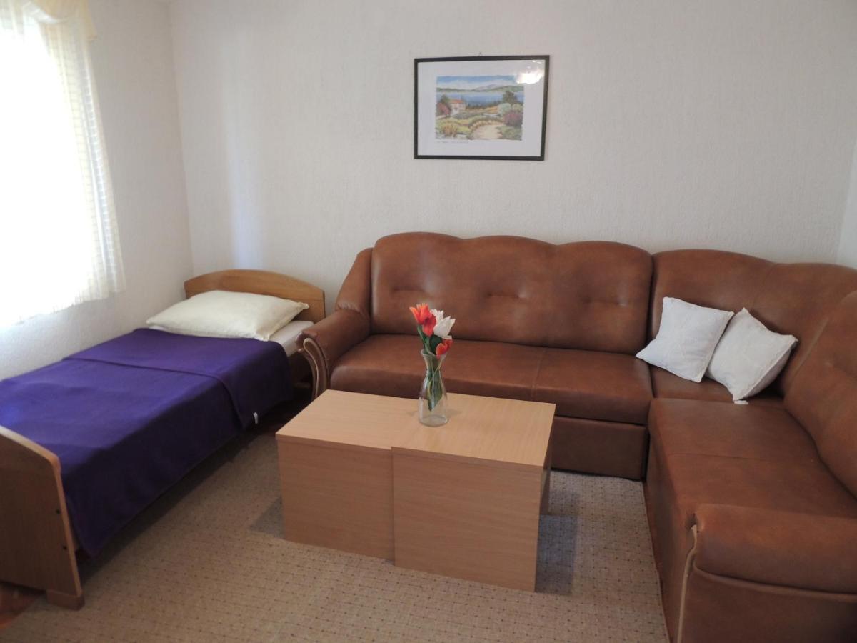 Apartman Husic Pag Town Eksteriør billede